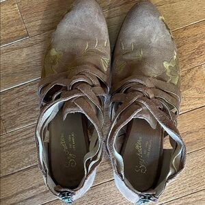 Seychelles Floral Brown Suede Flats